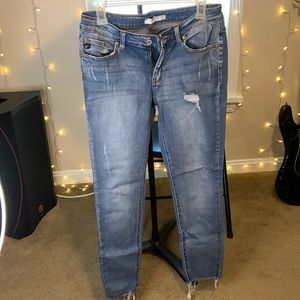 KanCan Skinny jeans cut at ankle. Size 28